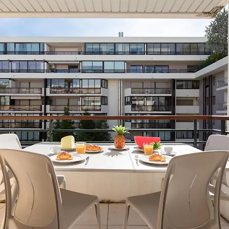 Pavillon Riviera Yourhosthelper Κάννες