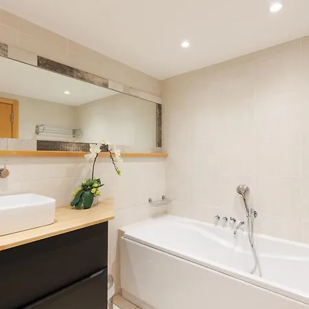 Pavillon Riviera 2 YourHostHelper *